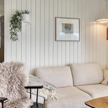 Holiday home V *